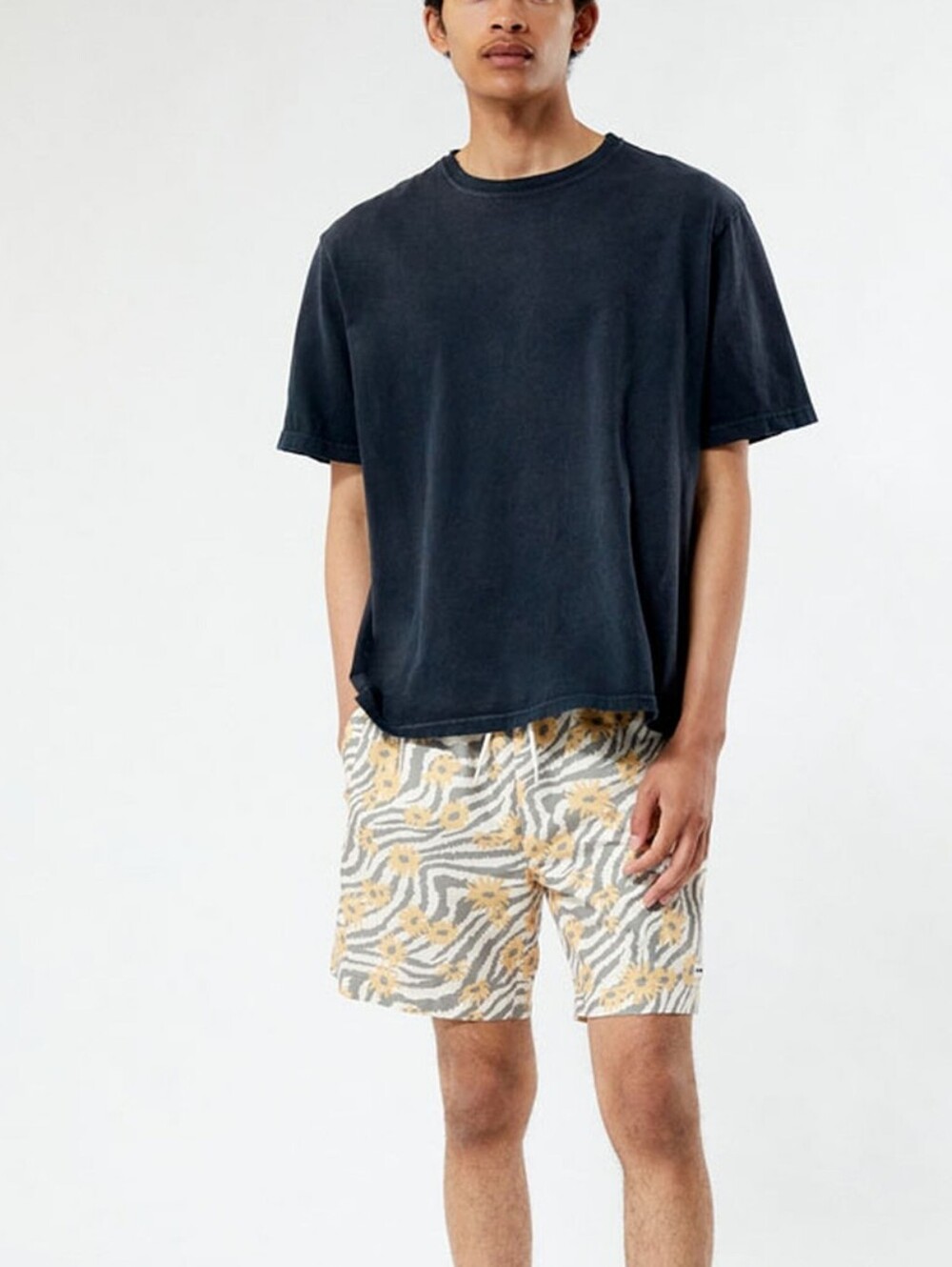 PacSun Zebra Flower 6.5" Swim Trunks Large